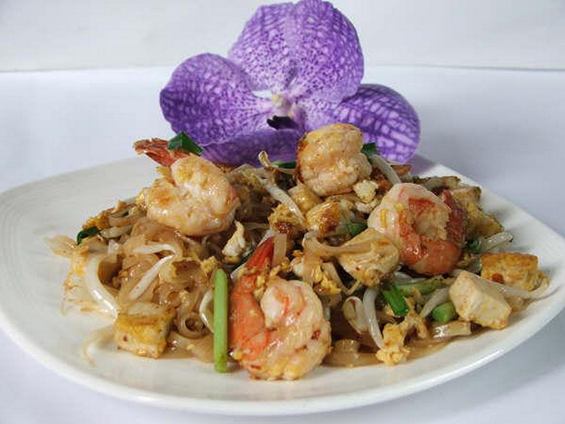 Fried noodel thai style (Pad-Thai)